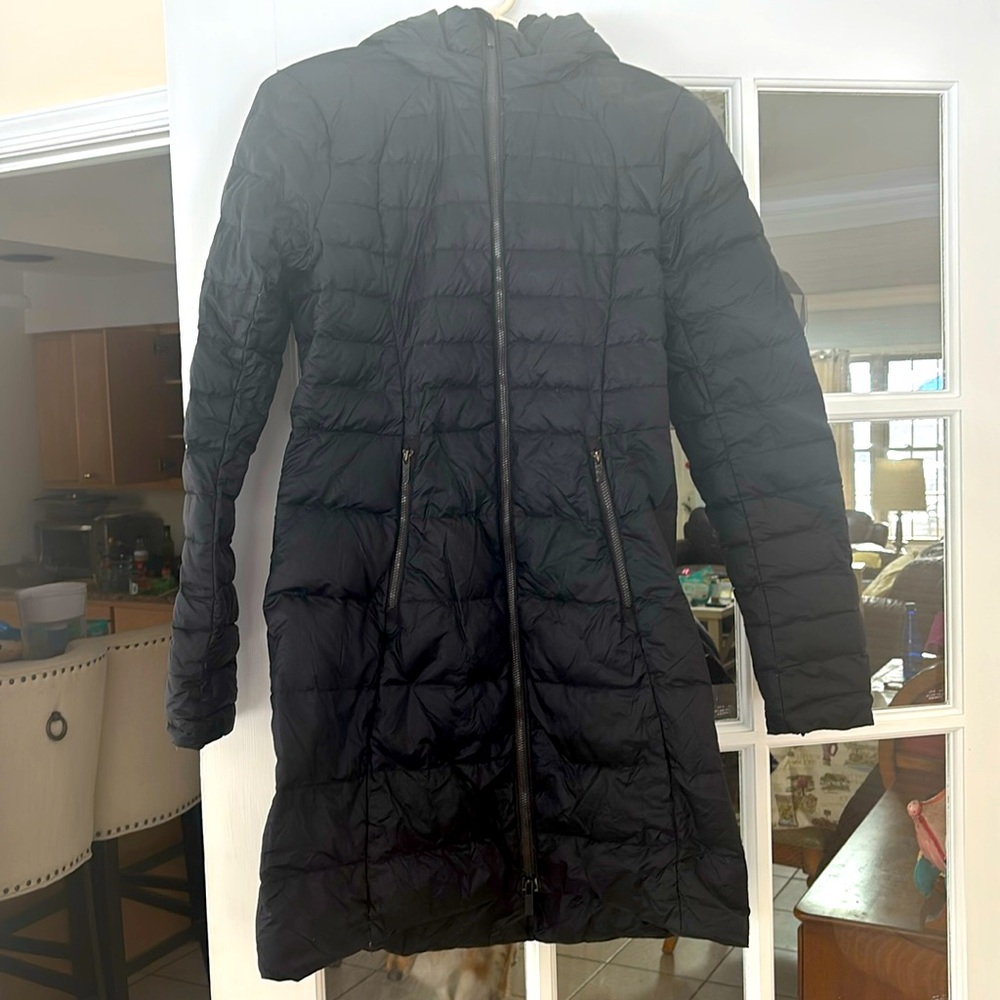 Lululemon light weight black coat size 4